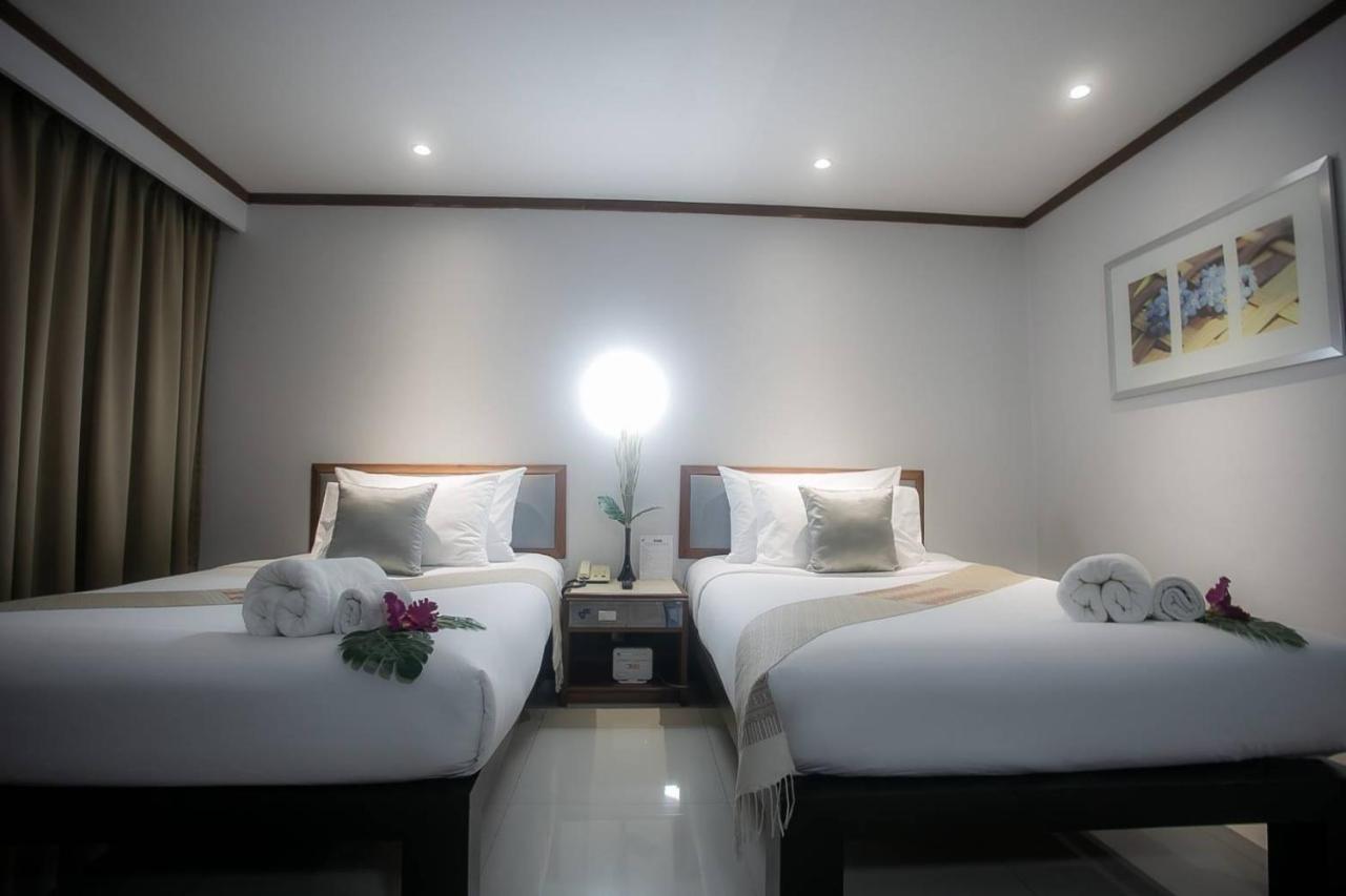 Friday Hotel Утрадит Екстериор снимка