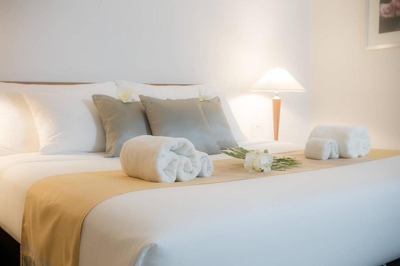 Friday Hotel Утрадит Екстериор снимка