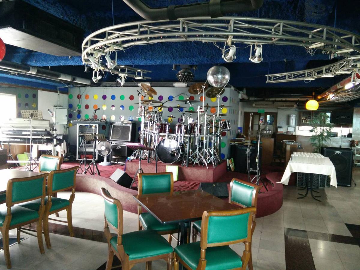 Friday Hotel Утрадит Екстериор снимка