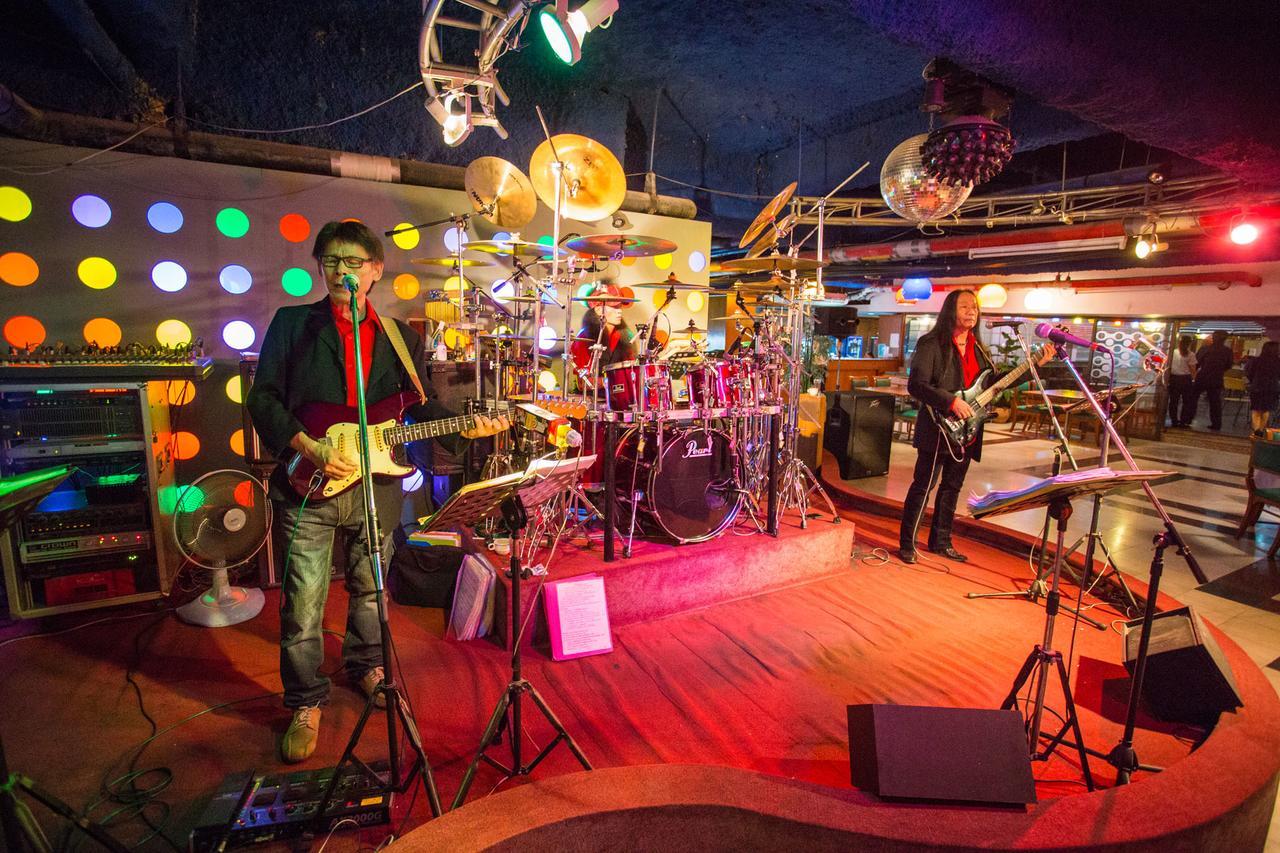 Friday Hotel Утрадит Екстериор снимка