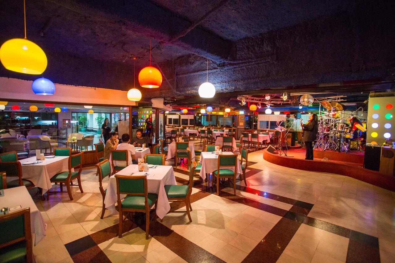 Friday Hotel Утрадит Екстериор снимка